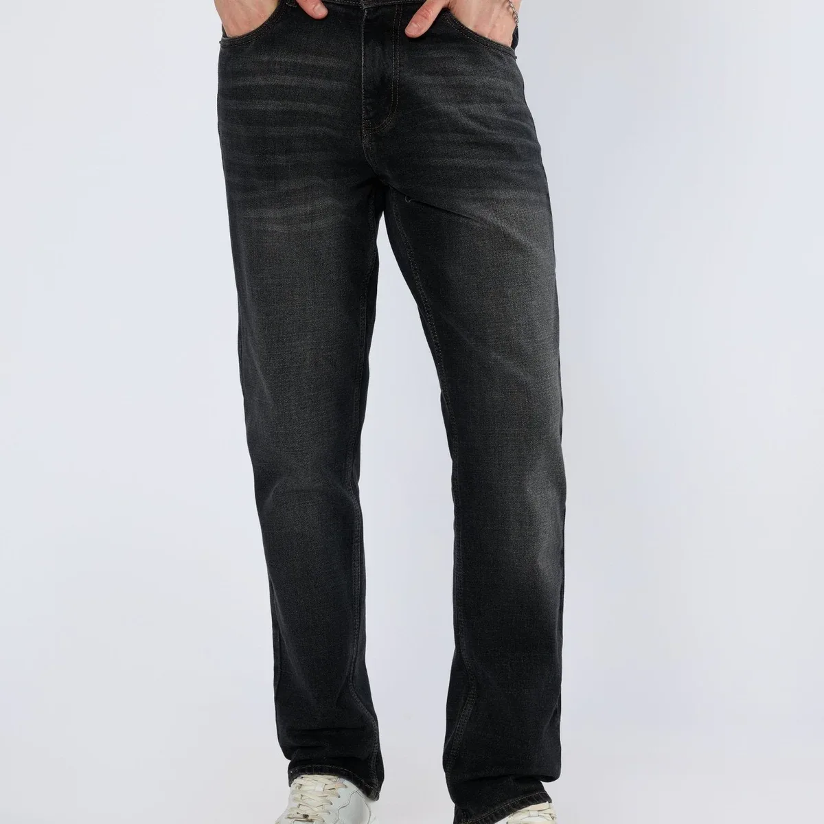 Liv - Straight Fit Jeans - Carbon Black, photo 3 of 4