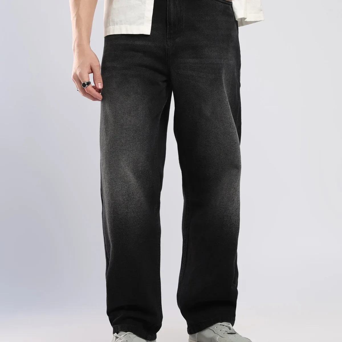 Vanta - Relaxed Fit Jeans - Black Shade, photo 1 of 4