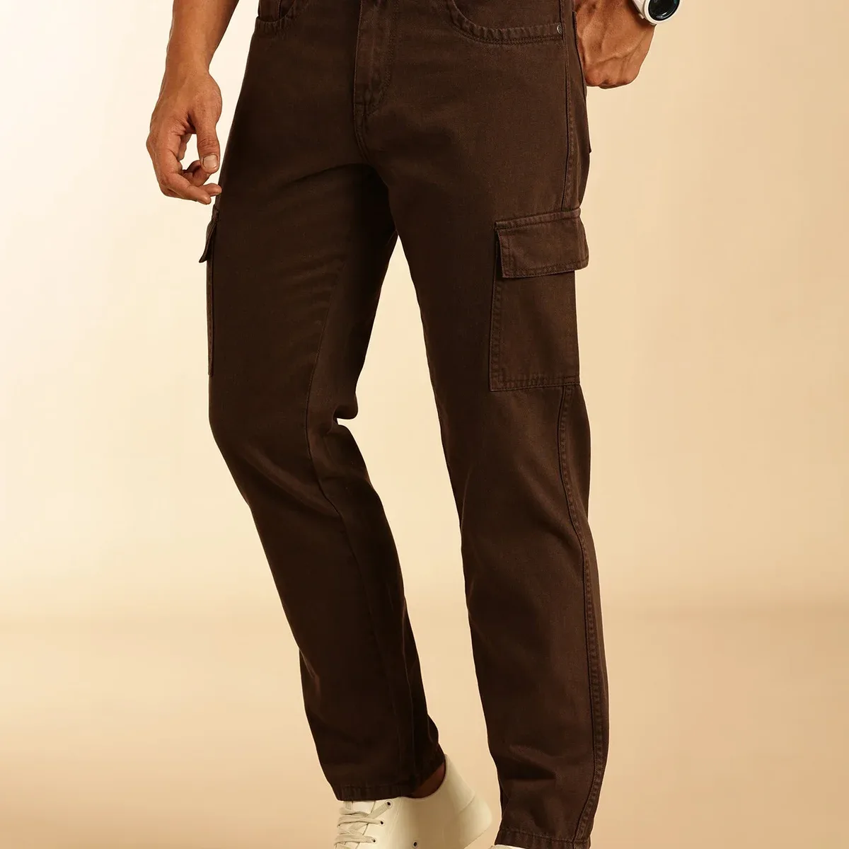 Coffee Loose Fit Mid-Rise Non Stretchable Cargo Jeans For Men, photo 1 of 4