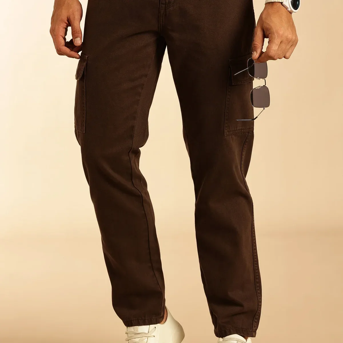 Coffee Loose Fit Mid-Rise Non Stretchable Cargo Jeans For Men, photo 3 of 4