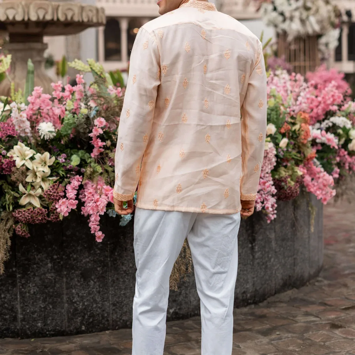 The Peachy Pink Short Kurta With Butti Embroidery And Sequins Work, photo 3 of 4