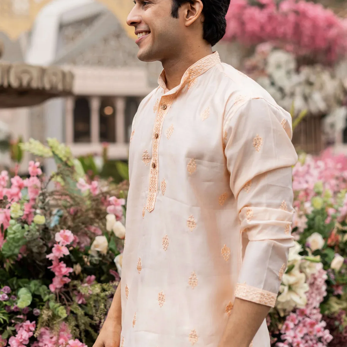 The Peachy Pink Short Kurta With Butti Embroidery And Sequins Work, photo 4 of 4