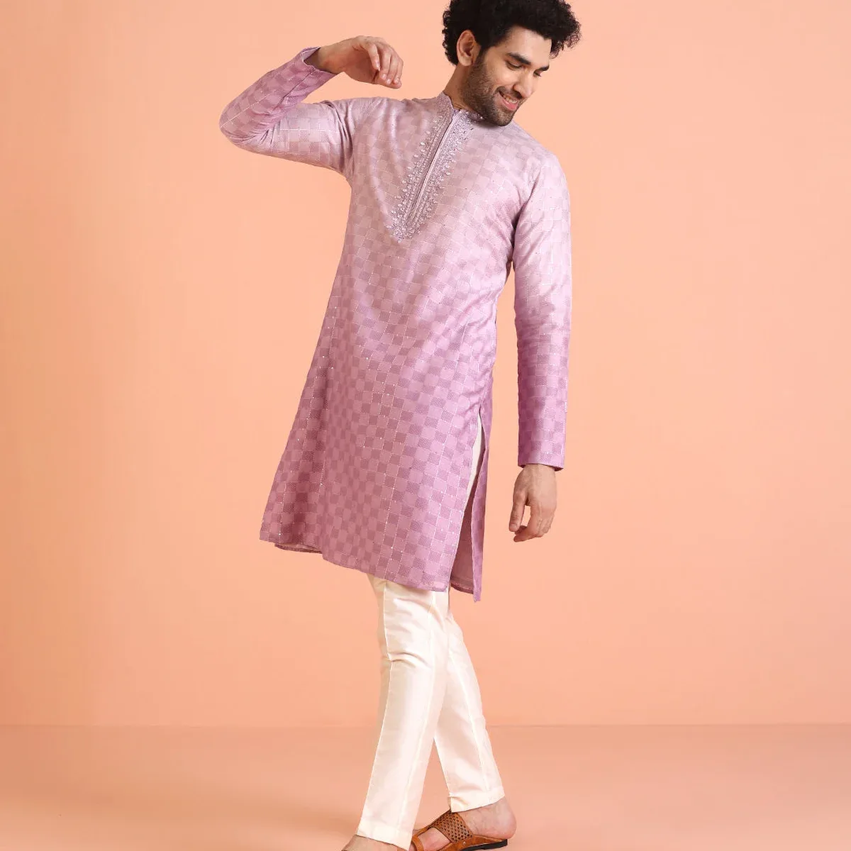 Men Ombre Embellished Mirror Work Kurta, photo 3 of 4