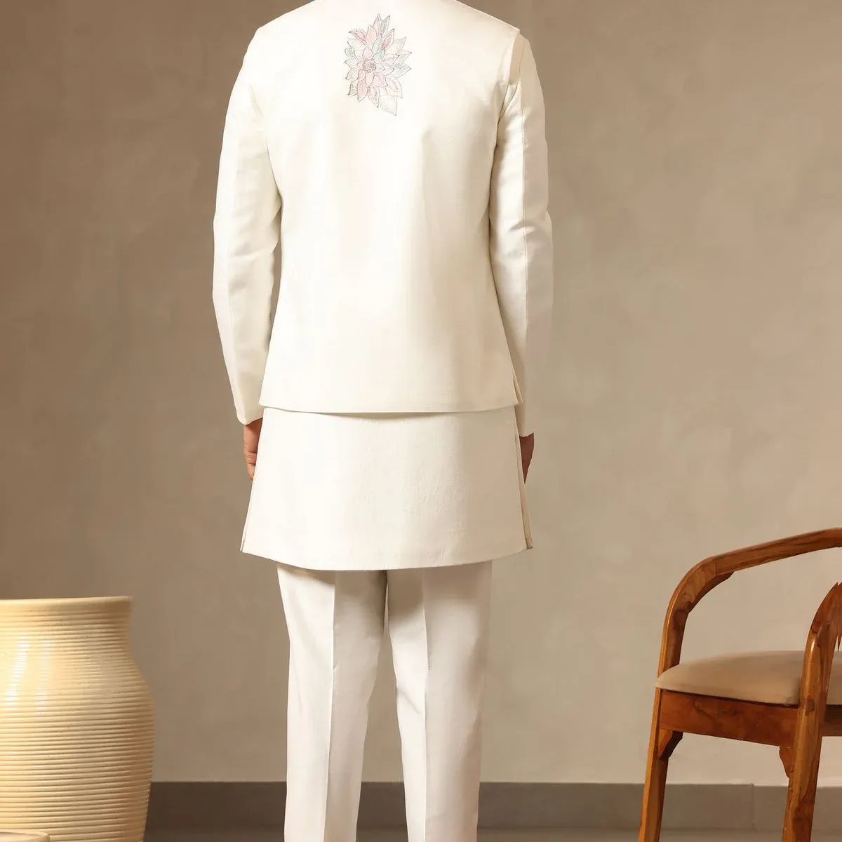 Ivory Floral Embroidered Nehru Jacket Set for Men, photo 3 of 4