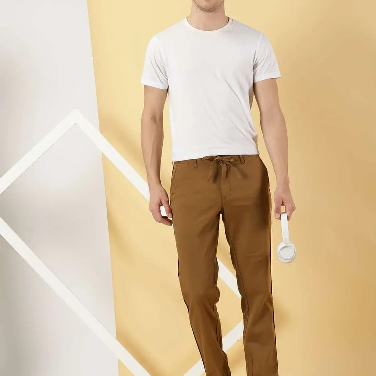 Brown Smart Regular Fit Mid-Rise Cotton Linen Woven Chinos Trouser For Men, photo 4 of 4