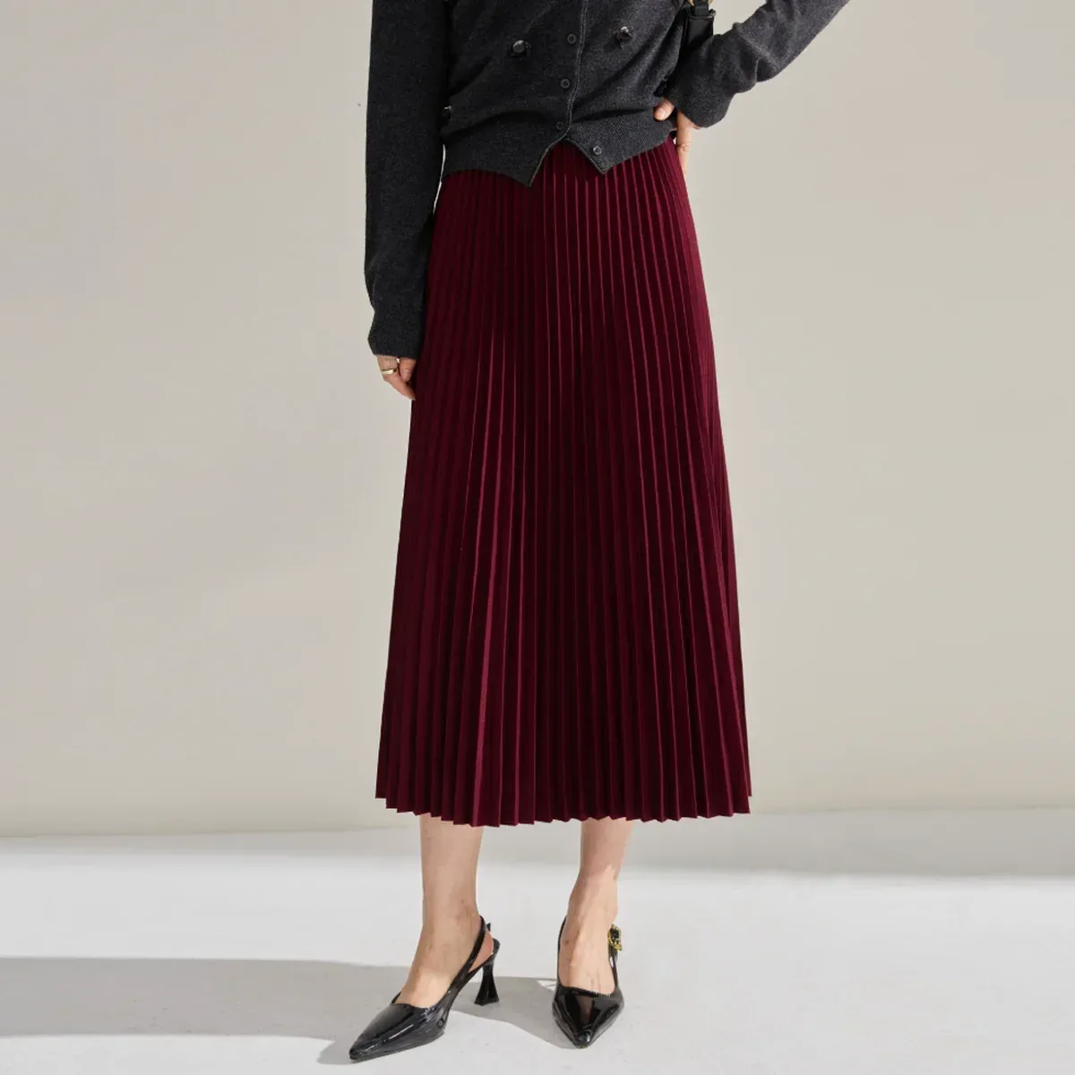 High-Waisted Pleated Midi Skirt - Elegant & Everyday Comfort, photo 4 of 4