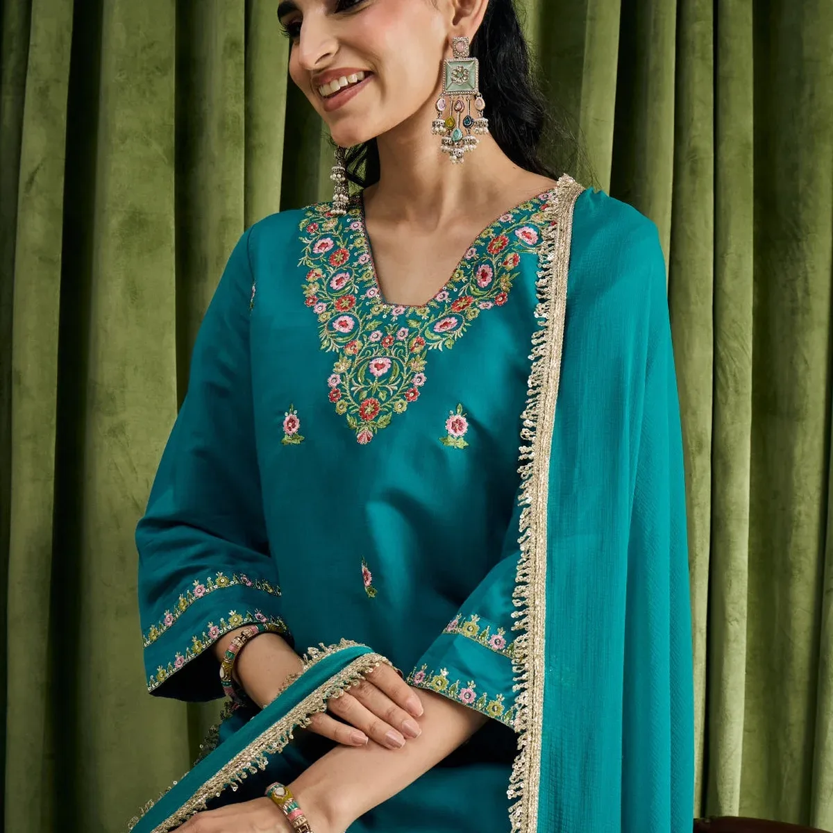 Women's Turquoise Blue Chanderi Silk Floral Embroidered Straight Kurta with Salwar & Dupatta Set, photo 3 of 4