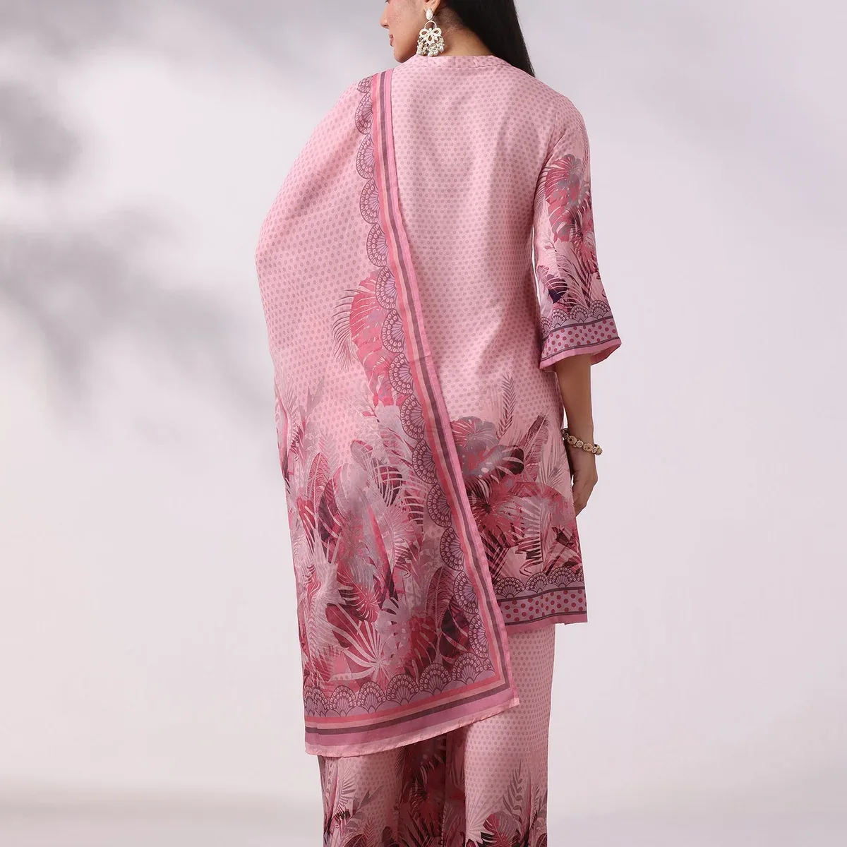 Women Liva Pink Printed Kurta Comfort Pant Dupatta, photo 2 of 4