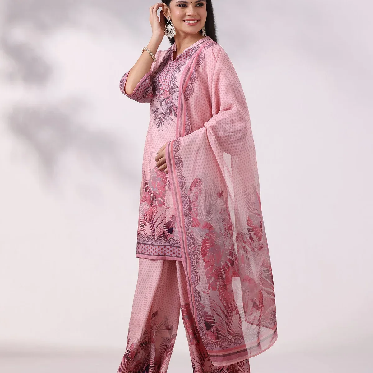 Women Liva Pink Printed Kurta Comfort Pant Dupatta, photo 3 of 4
