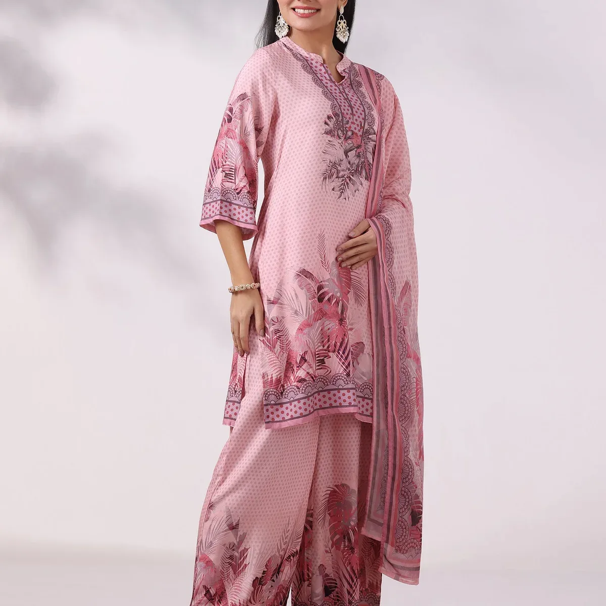 Women Liva Pink Printed Kurta Comfort Pant Dupatta, photo 4 of 4