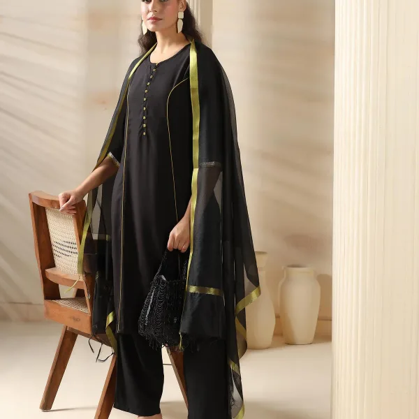 Women Liva Black Solid Kurta Comfort Pant Dupatta