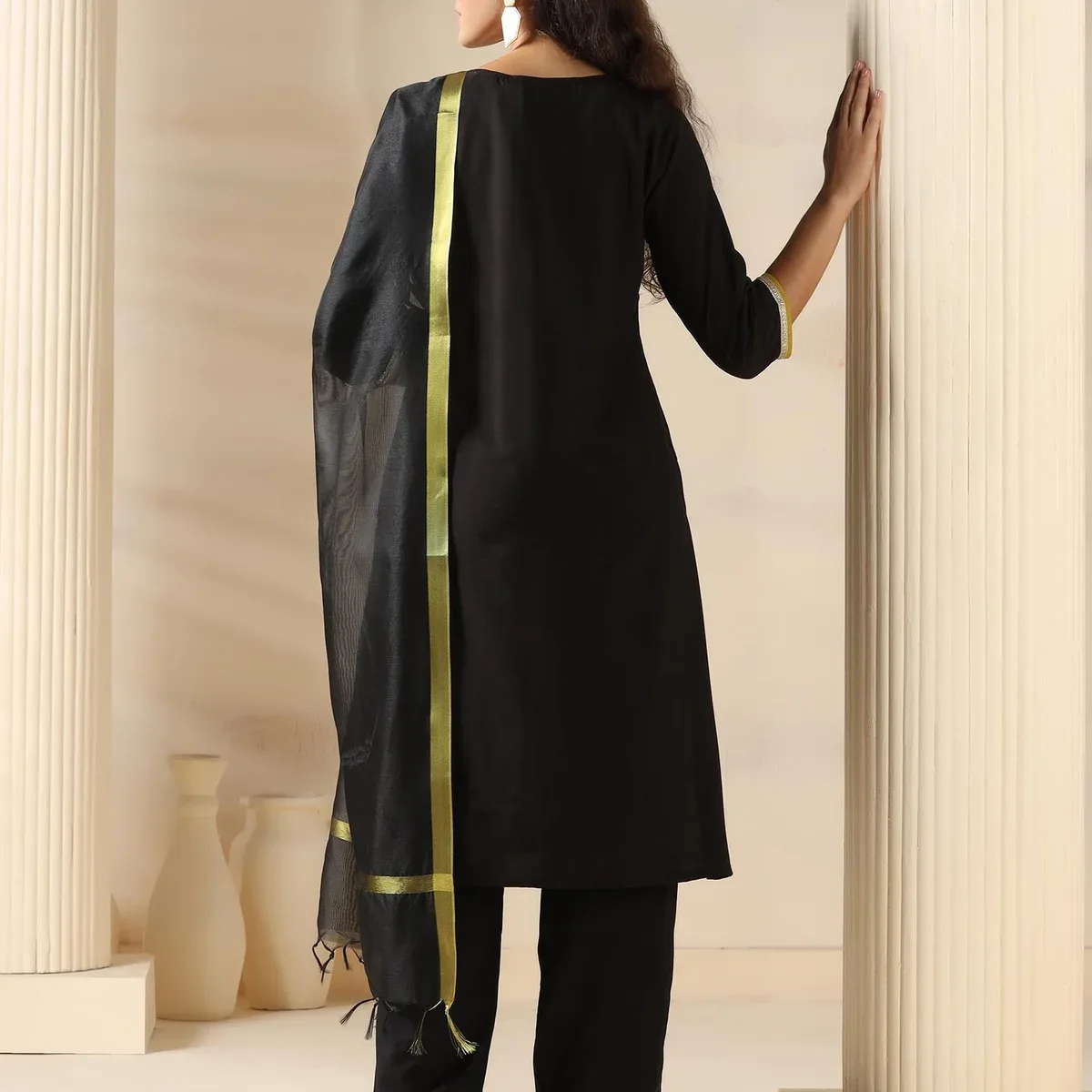 Women Liva Black Solid Kurta Comfort Pant Dupatta, photo 2 of 4