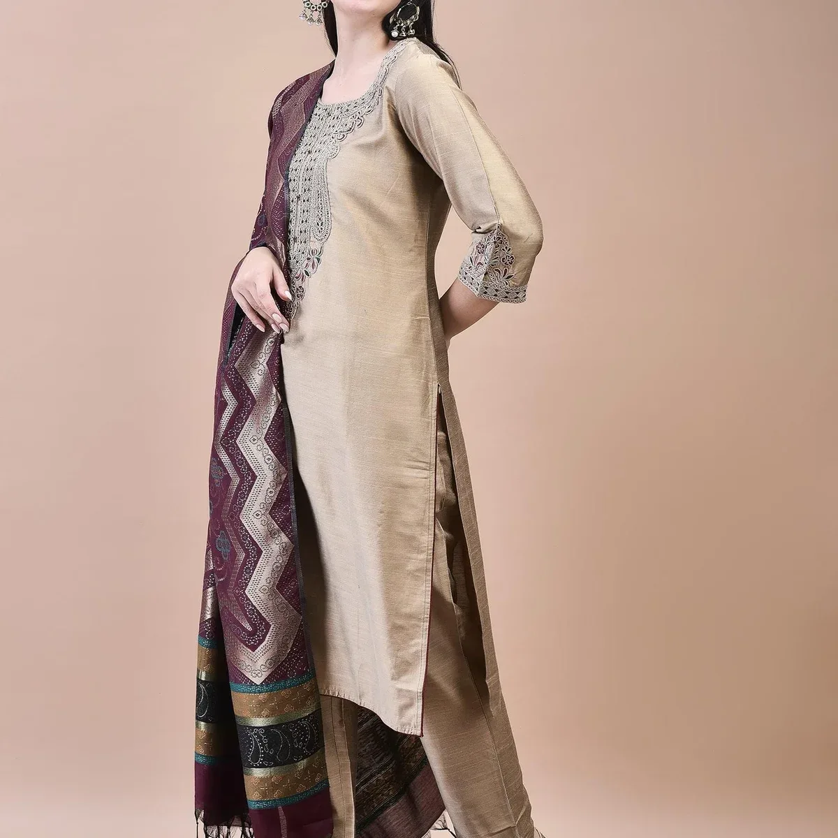 Women Silk Blend Beige Embroidered Kurta Trouser Jacquard Dupatta, photo 3 of 4