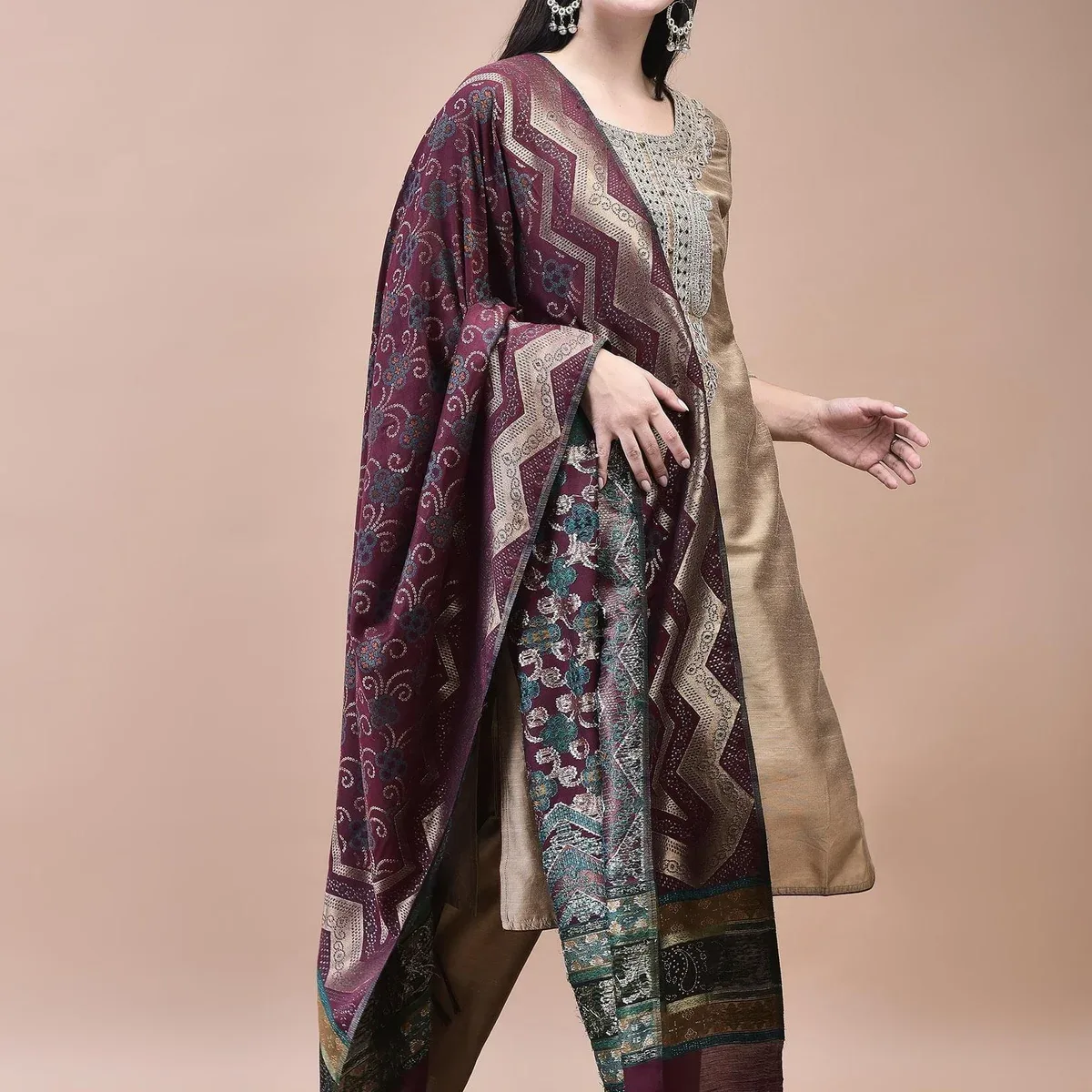 Women Silk Blend Beige Embroidered Kurta Trouser Jacquard Dupatta, photo 4 of 4