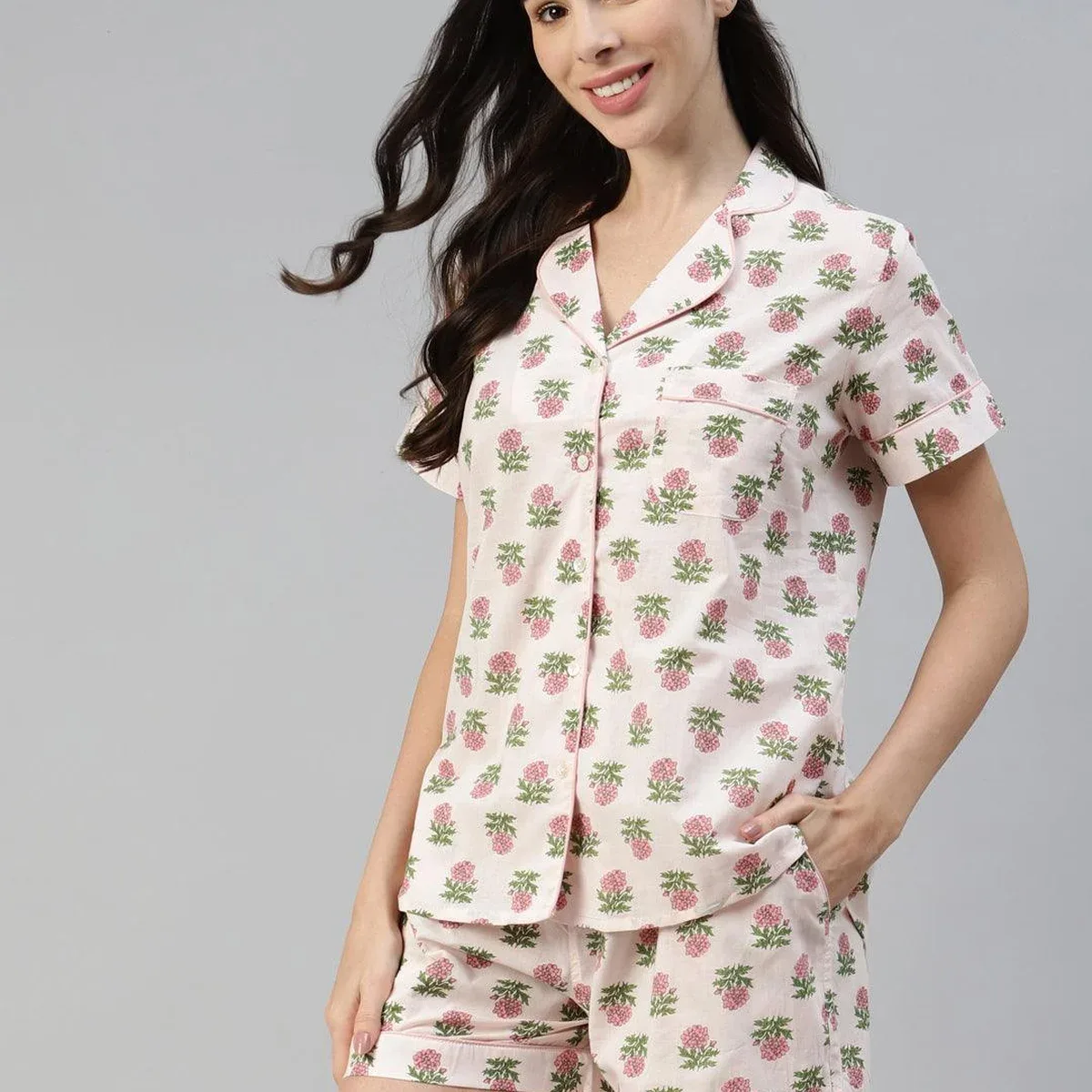 Baby pink Cotton Floral Print Night Suit, photo 3 of 4