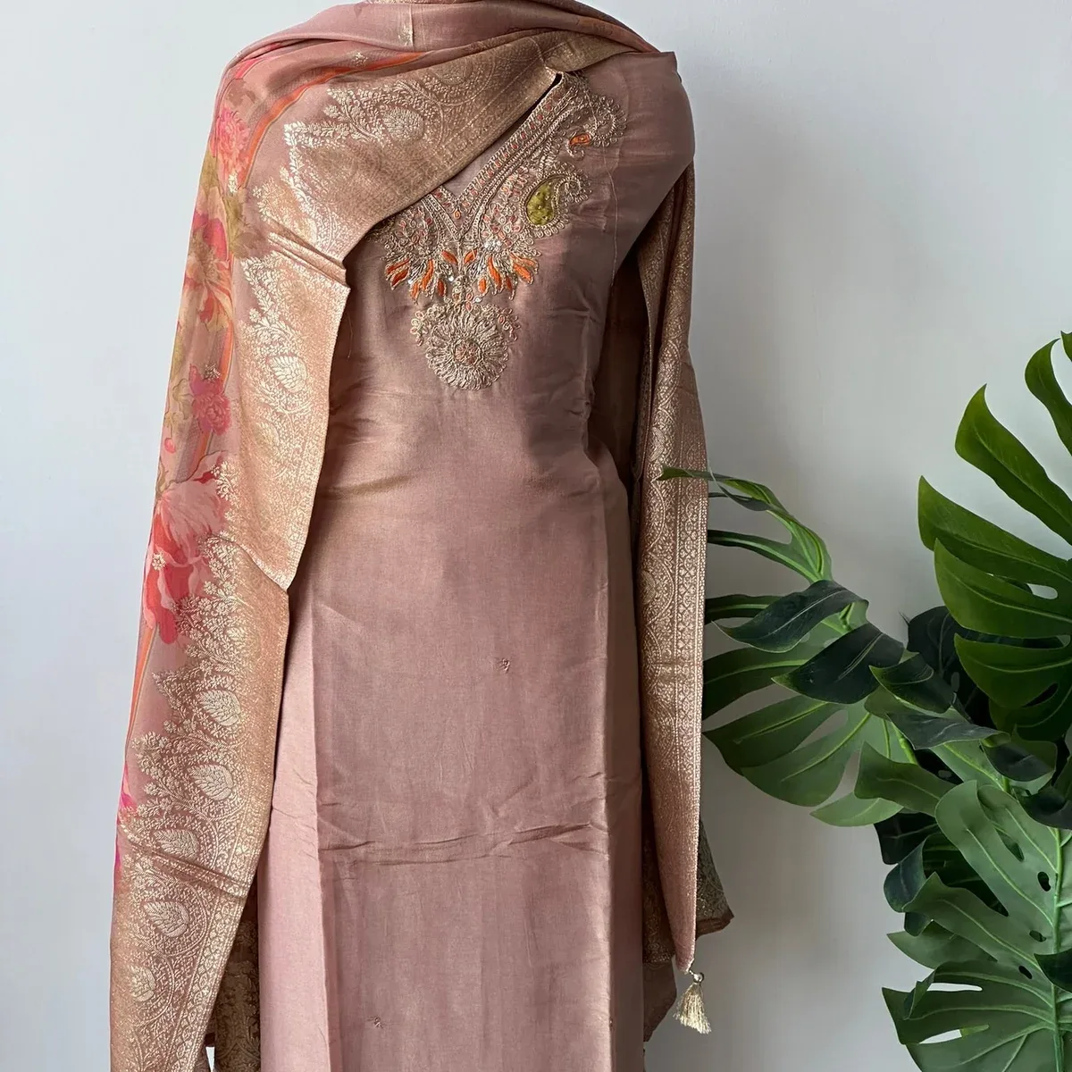 Neck emb Tissue salwar material, photo 1 of 4