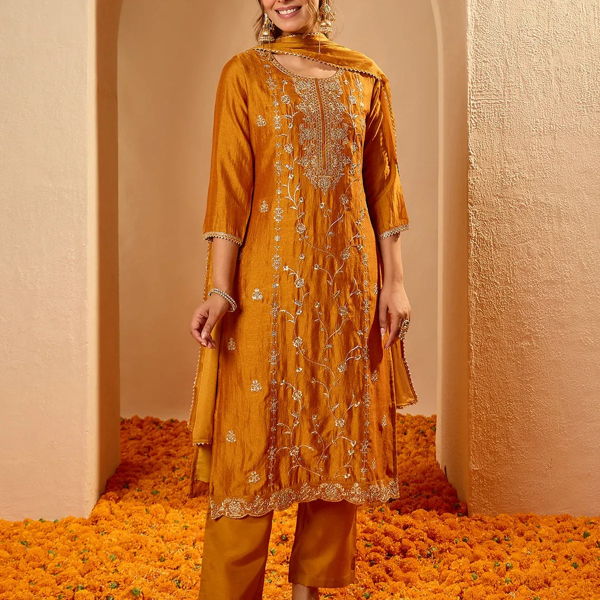 Women's Mustard Silk Blend Floral Zari Embroidered Straight Kurta Set, photo 2 of 4