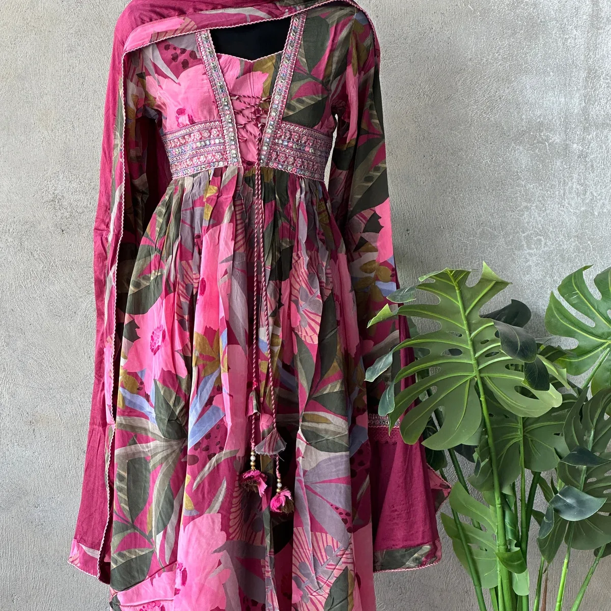 Patywear satin crepe Ready suit set, photo 1 of 4