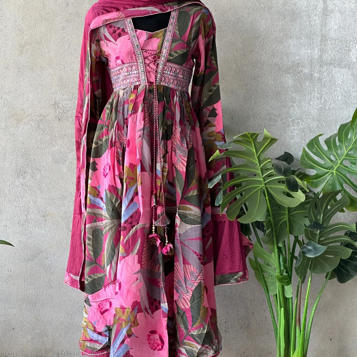 Patywear satin crepe Ready suit set, photo 2 of 4