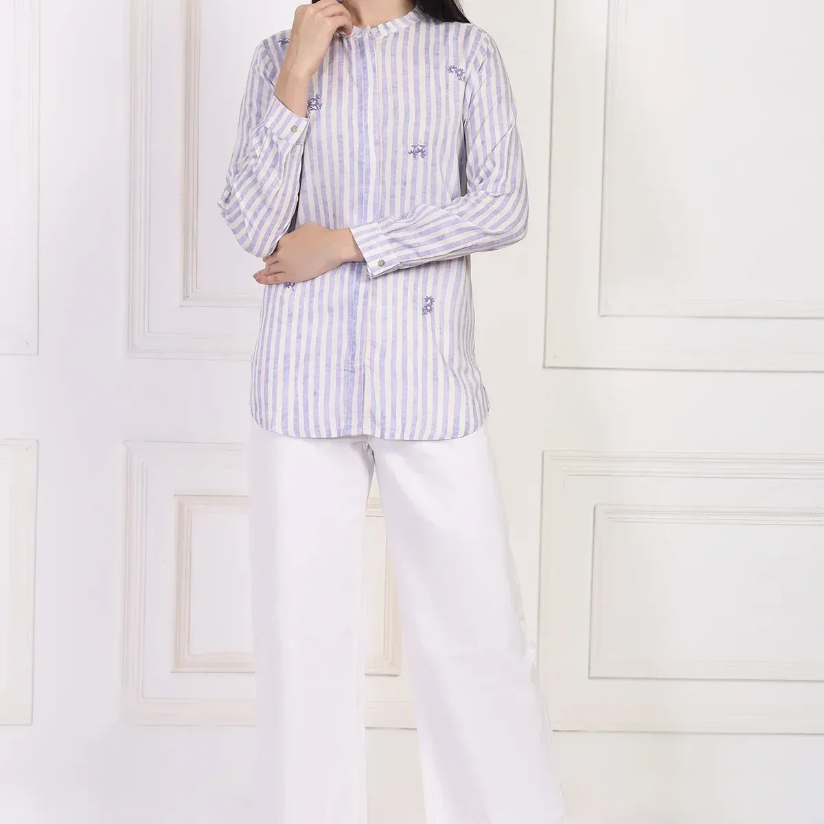 White Striped Printed Thread Embroidered Straight Top, photo 3 of 4